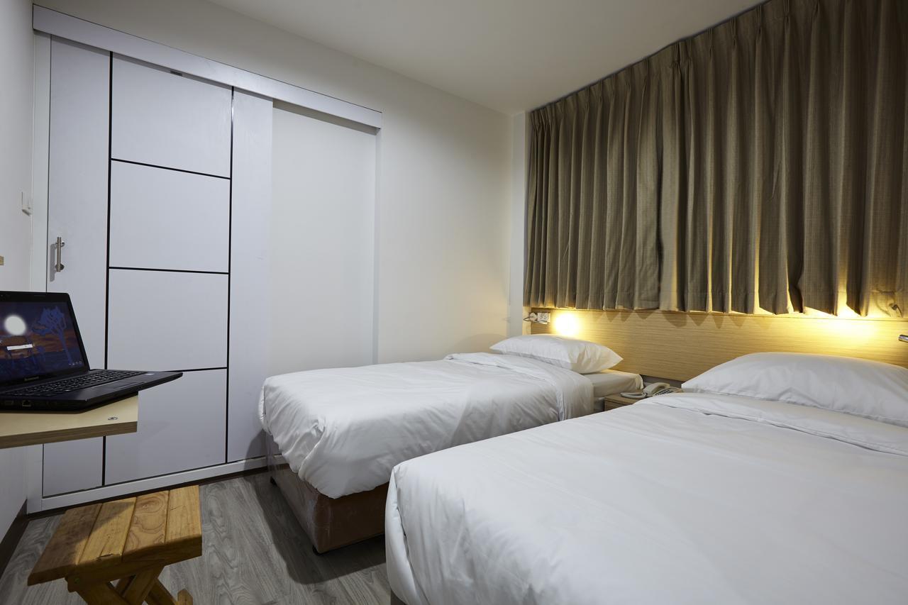 Le Bonheur Poshtel Hostel Банкок Екстериор снимка