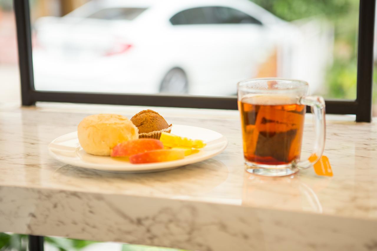 Le Bonheur Poshtel Hostel Банкок Екстериор снимка