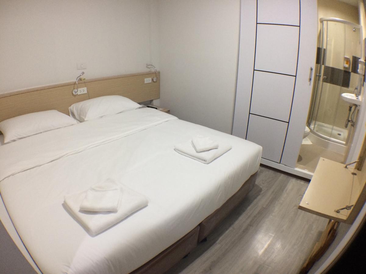 Le Bonheur Poshtel Hostel Банкок Екстериор снимка